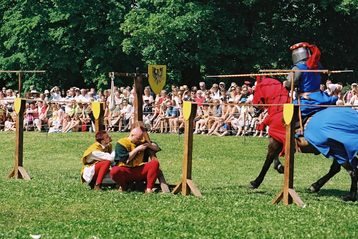 Middelalderdagen. 
Middelalderfestival, Hamar, Domkirkeodden, 2002. 