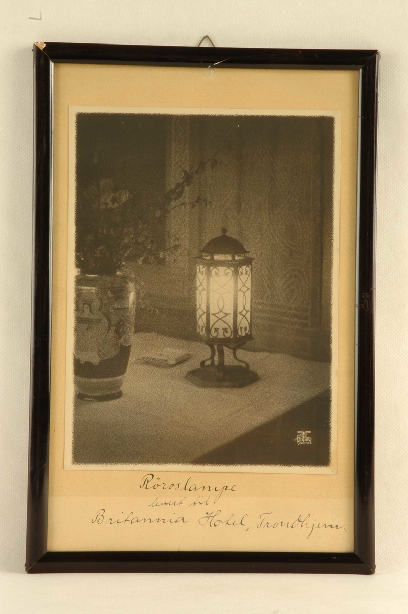 Bilde av Røroslampe, laget på Skanckesmia. 