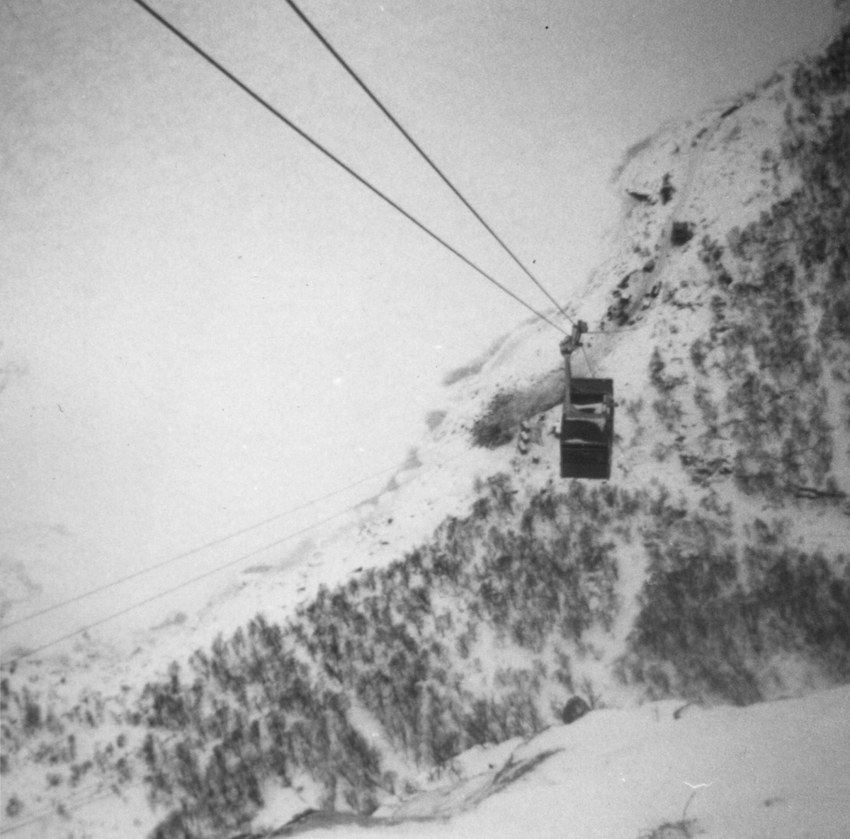 Gondol mellom Mikkjelstøl, nedre stasjon, og Ringedalsvatnet