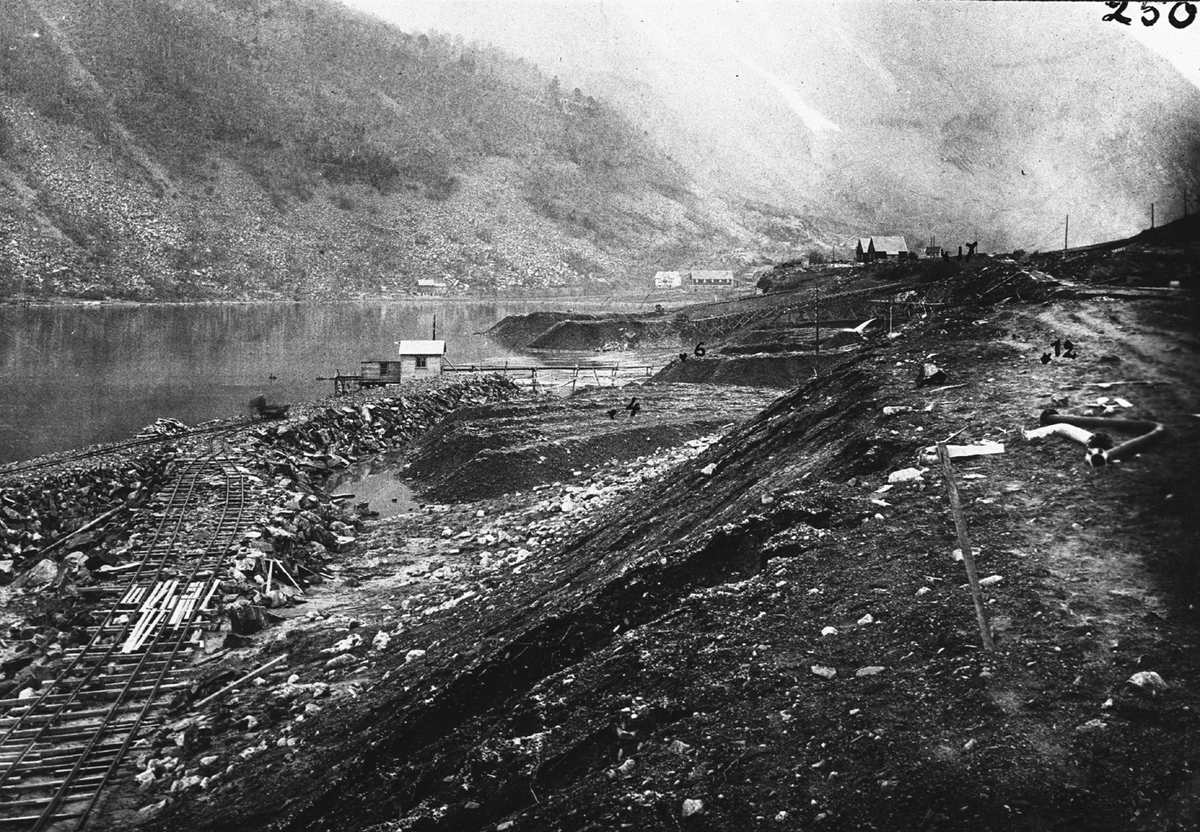 Industriutbygging på Eitrheimsneset i 1927.