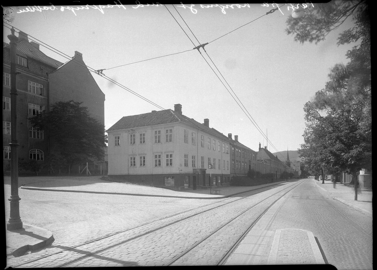 Kongens gate mot Ila fra krysset ved Kalvskinnsgata