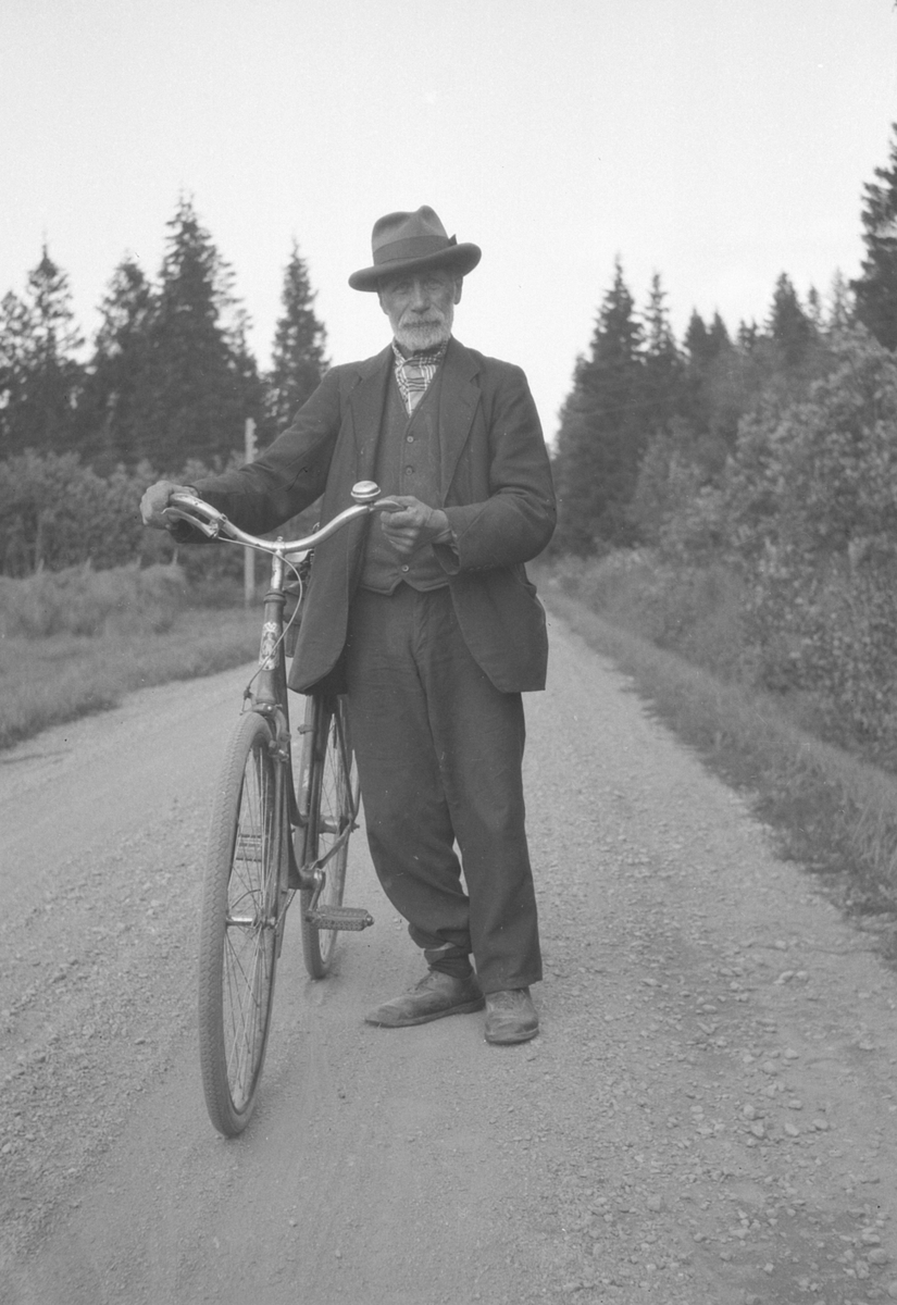 Blikkenslager og syklist Anders Eriksen fra Mosjøen på sykkeltur til Oslo