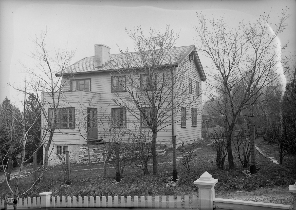 Villa i Bergsbakken 8 tilh. professor Jakob P. Holmgren