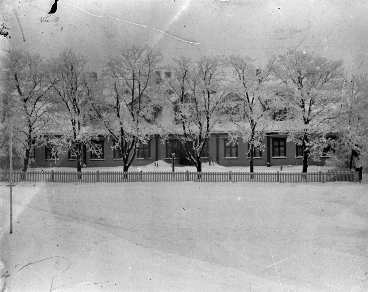 Ringsaker, Nes, Grefsheim gård, Hovedbygningen på Grefsheim i Nes, Hedmark. Vinter.