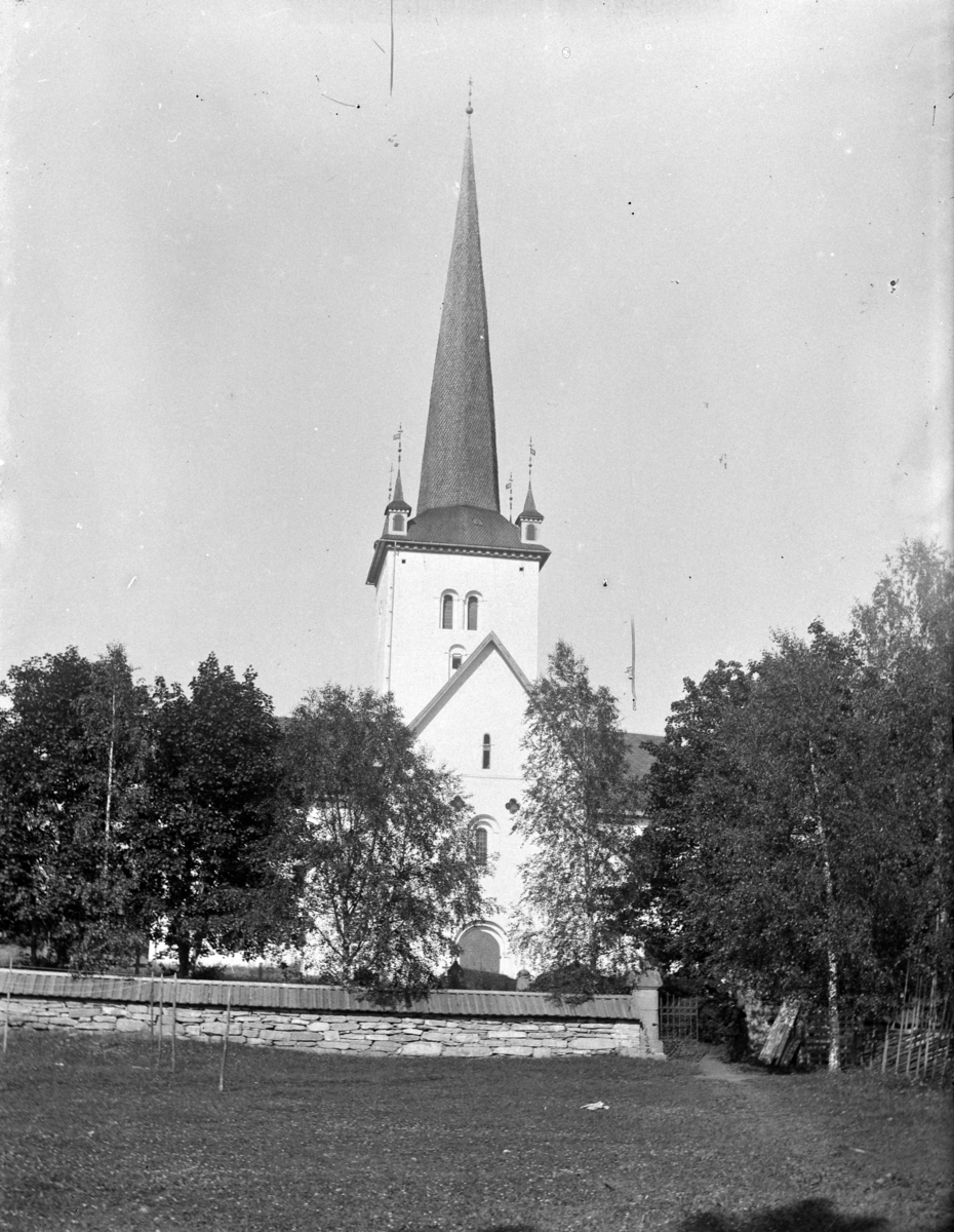 Ringsaker kirke. 