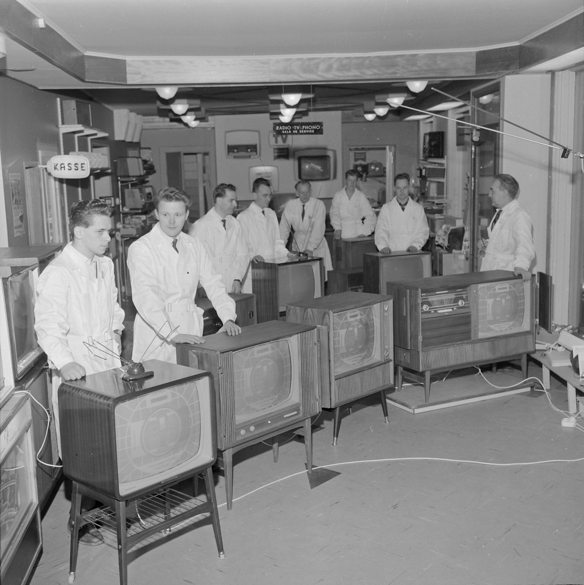 Olaf T. Ranum - ansatte med TV apparater
