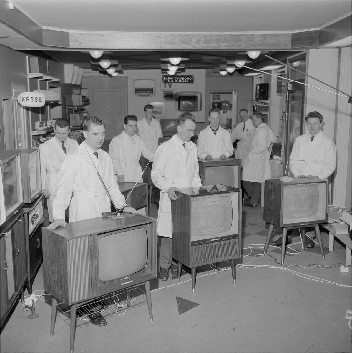 Olaf T. Ranum - ansatte med TV apparater