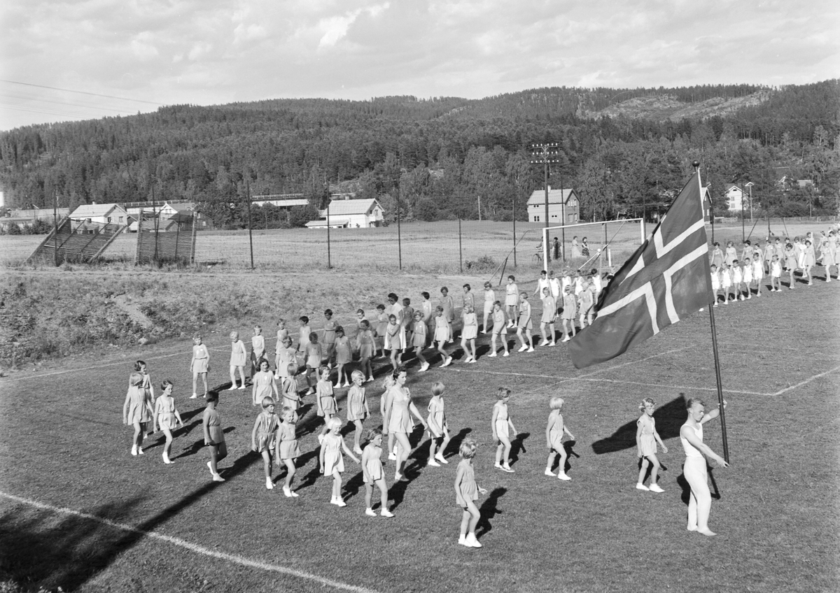 Turnstevne i Idrettsparken i Moelv i 1959. 