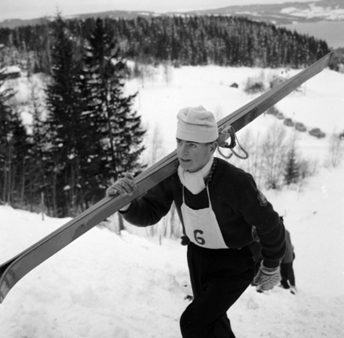 Ringsaker, Furnes, Jessnes, Furuberget, Arve Kristiansen fra Vang (1946-), skihopper i Vikerkollen, skihoppbakke,