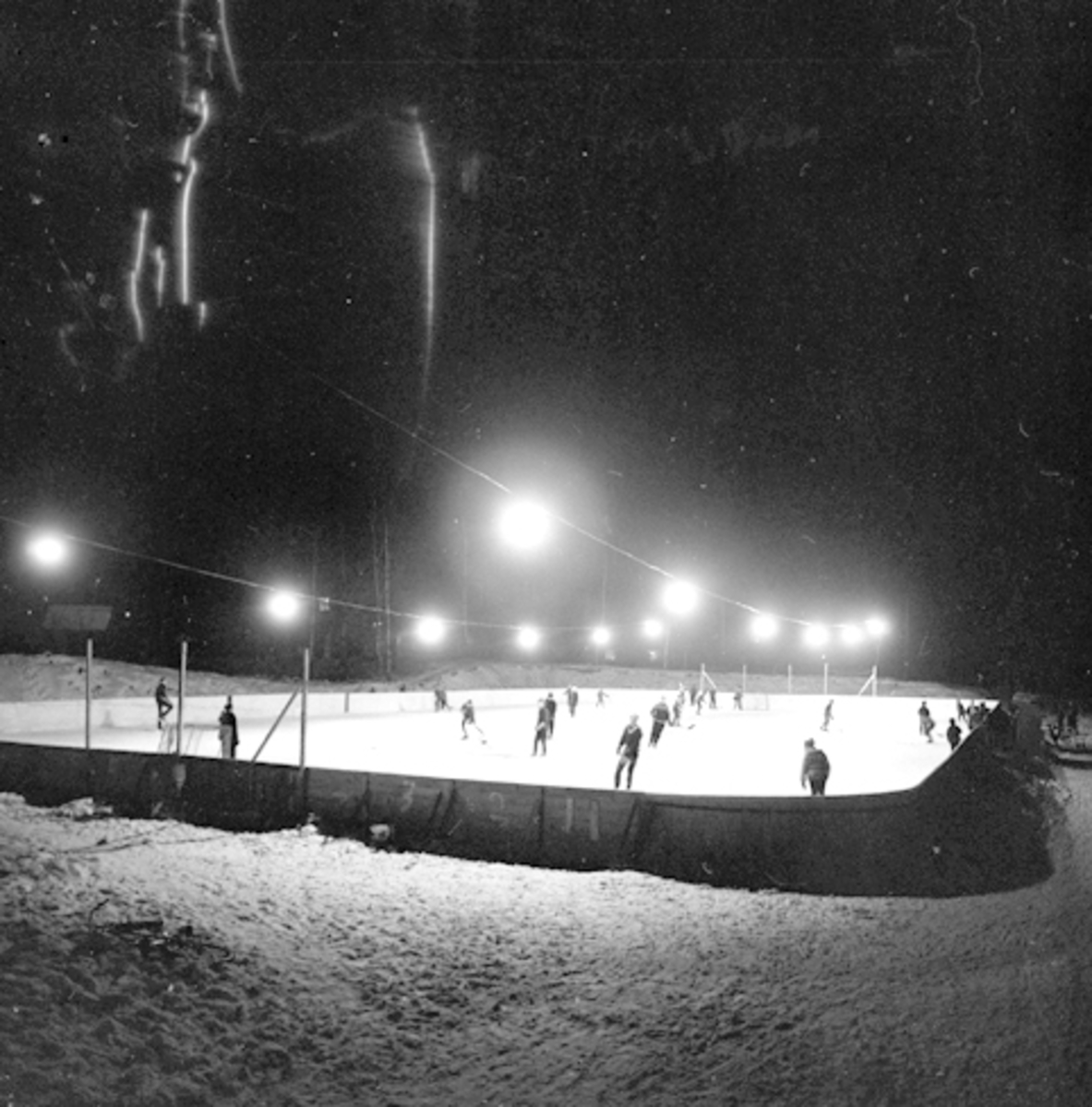 Hamar, Storhamarbanen, Ishockey, Storhamar Idrettslag SIL, utendørs bane med rink i flomslys