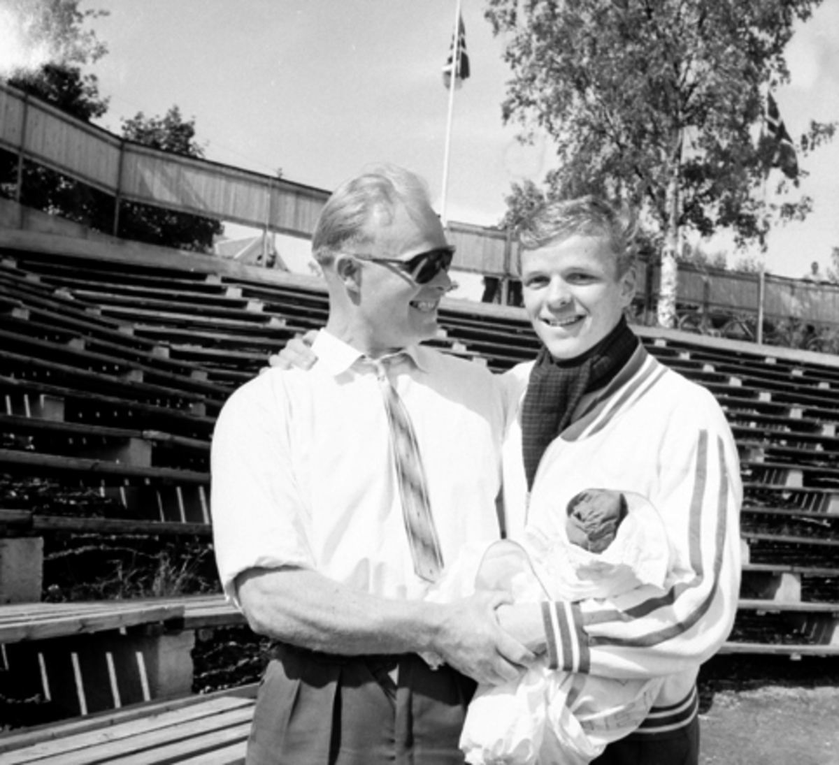 Svein Jonsen, friidrett, sprinter, norgesmester. Den andre er ukjent.