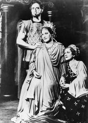 Rollebilde. Kirsten Flagstad som Dido i Dido og Aenaes, oper