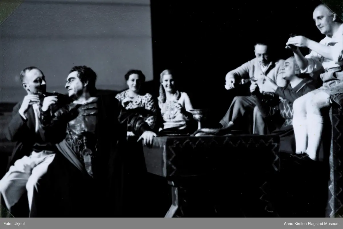 Bayreuther Festspiele. Rollebilde. Kirsten Flagstad som Gutrune i Götterdämmerung, opera av Richard Wagner. Rolledebut 29. juli 1934. Bayreuther Festspiele. Role photo. Kirsten Flagstad as Gutrune in Götterdämmerung, opera by Richard Wagner.  Role debut 29 July 1934. 