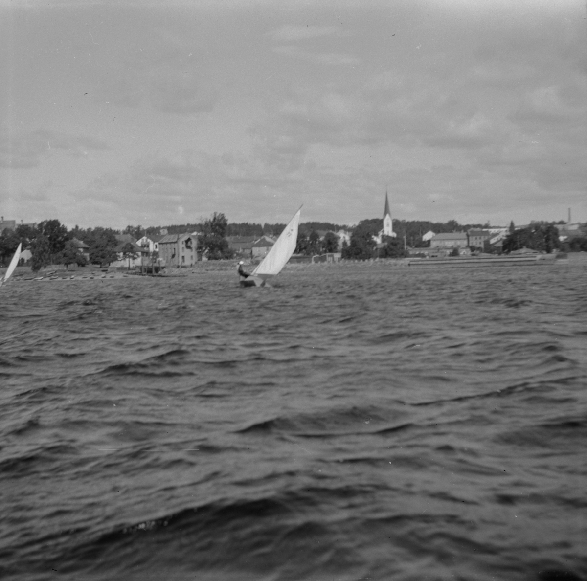 Hamar seilforenings klubbmesterskap 1945, regatta, Seilerbrygga i Koigen, båttypene Sniper og Joller, 