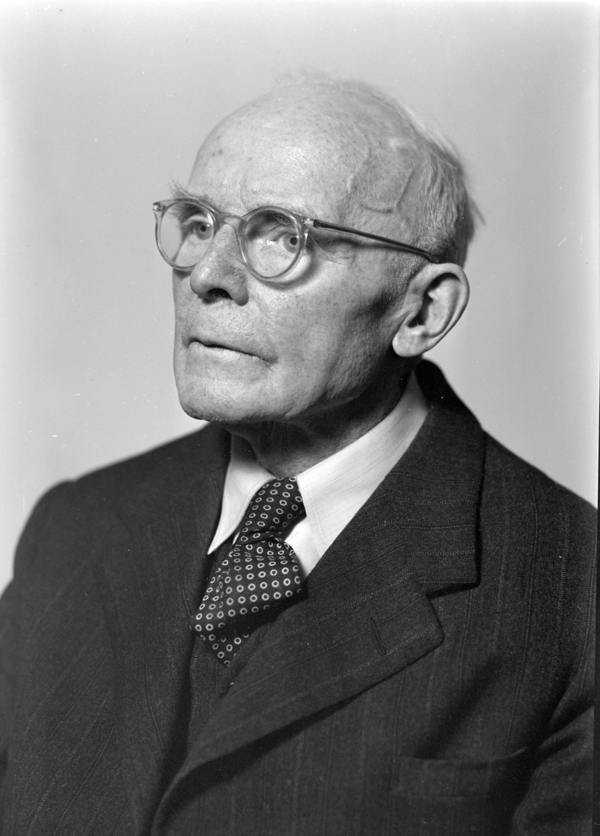 Hamar, Portrett tannlege Per Glorvigen (1880-1954), praksis i Parkgata 2,