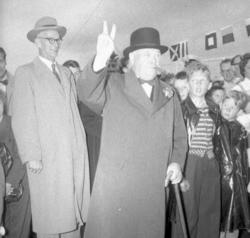 Hamardagen 1956, opptog, modell Skibladner, Hamar Brygge, t.