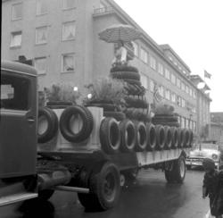 Hamardagen 1956, opptog, Strandgata, Olrich Gummi-Service A/