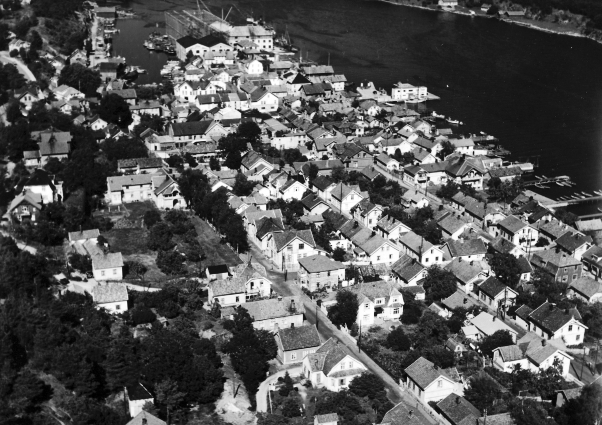 Langesund, flyfoto. Foto Normann 1946-1950. Flyfoto nr. 73. 