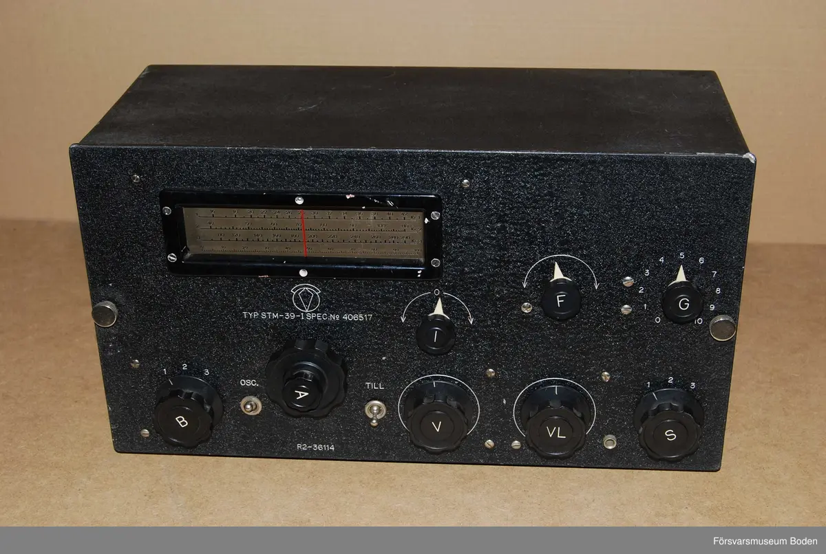 5-rörs rak AM-mottagare för frekvensområdet 15-290 kHz uppdelat på tre band.