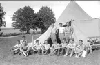 Sommarbivack vid Örlen under sommarmarschen 1931. Obs! Fint kokkärlställ till höger om tälten, hygienen gör framsteg.