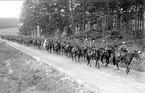 Sommarmarschen 1934, främst fanjunkare S Nilsson framför aspirantskolan 1934-35.