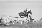 Skövde fältrittklubbs vårtävlingar 1934 på prishoppningsbanan öster K 3 kasern.