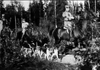 Nedanstående kavalleriofficerare avlade officersexamen på Karlberg 1923 och gick därefter ridskolan på Strömsholm 1924-25. Carl-Axel Stackelberg K 1, Sven Littorin K 3, Nils Frost K 4, Sven Axel Torén K 5, Carl Otto Smith K 6, Erik Wikland K 6.