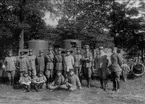 Första pansarbilskursen för officerare och underofficerare i Stockholm 1926. I mitten ryttmästare Wilhelm Odelberg, tredje från höger löjtnant Sven von Essen, senare pansarbilskvadronchef på K 3.