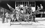 Karlsborg F 6, ett arbetsgäng utanför en hangar i början på 1930-talet.