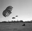 Fallskärmsjägarskolan i Karlsborg 1958.Hoppning.