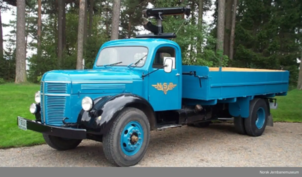 Lastebil Volvo L249C 1952-modell fra NSB Bilruter, T-1222 - gikk på NSB Bilruter mellom Ålesund og Åndalsnes