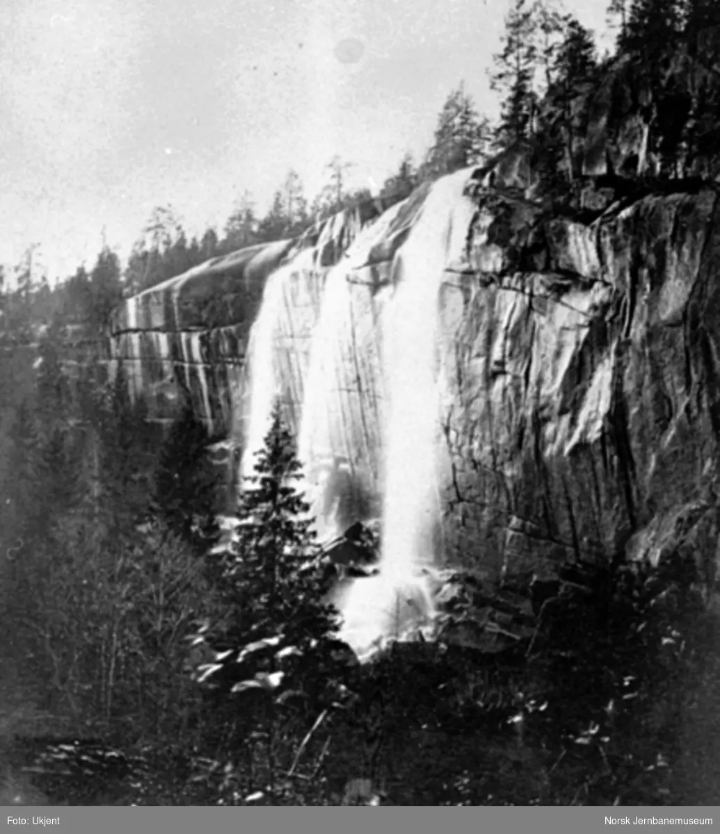 Hongefossen mellom Heggedal og Røyken