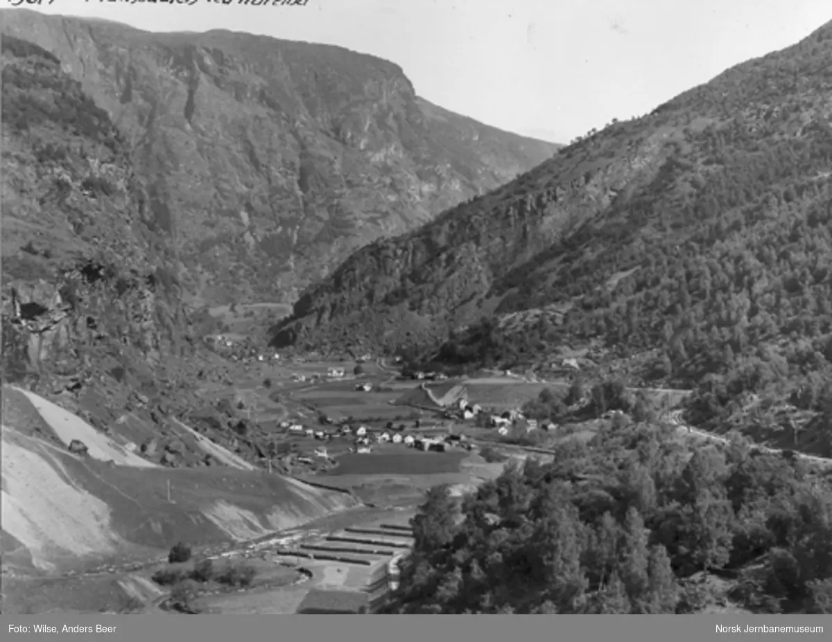 Oversiktsbilde fra Flåmsdalen ved Håreina