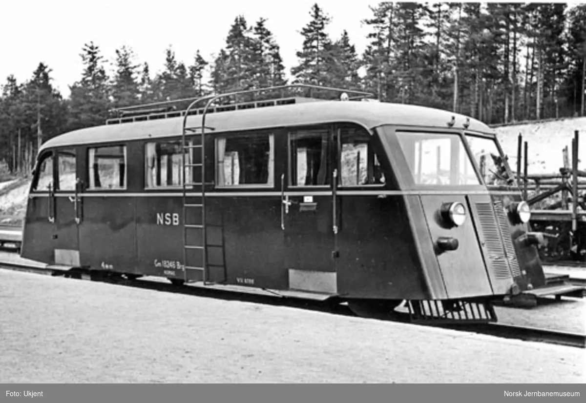 Bensinmotorvogn litra Cmb type 16 nr. 18246 som ny