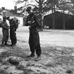 Fallskärmsjägarskolan i Karlsborg 1956.Provning av skärm.