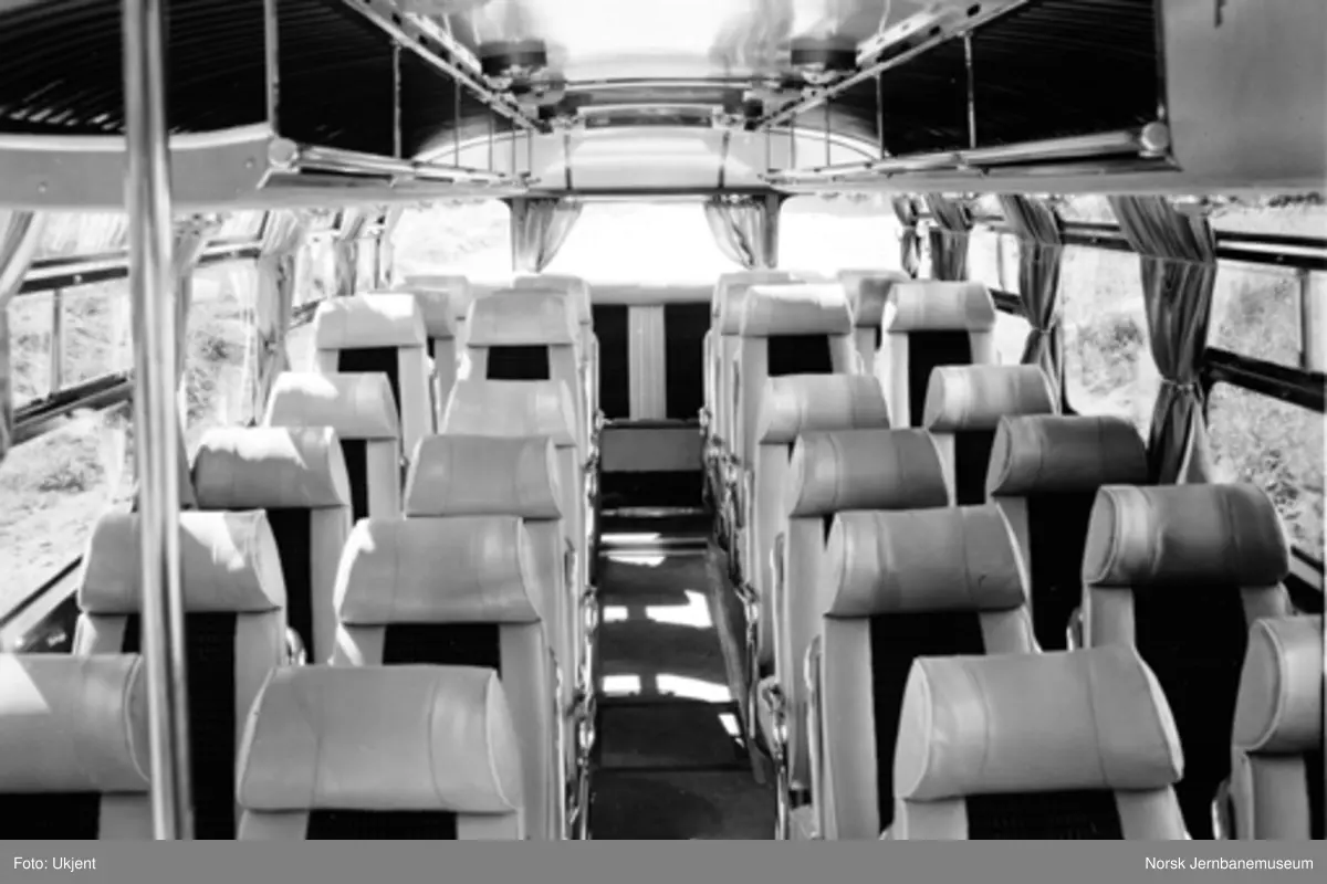 Statsbanenes Bilruter Ålesund buss Volvo T-1174, eksteriør og interiør