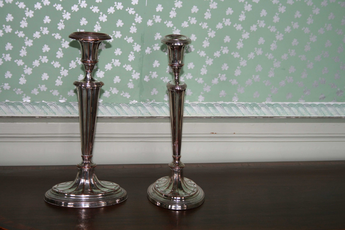 Oval fot, skaft og lyspipe.