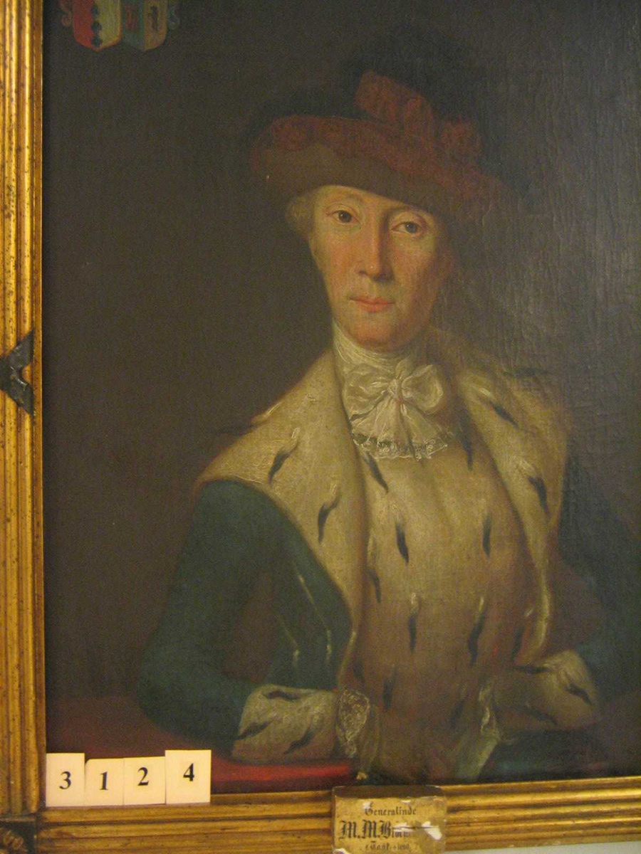 Kvinne m/hatt, kjole og blå kåpe med hermelin, 2 våpenskjold øverst i venstre hjørne. Generalinde Maren M Brockenhuus f. Tank