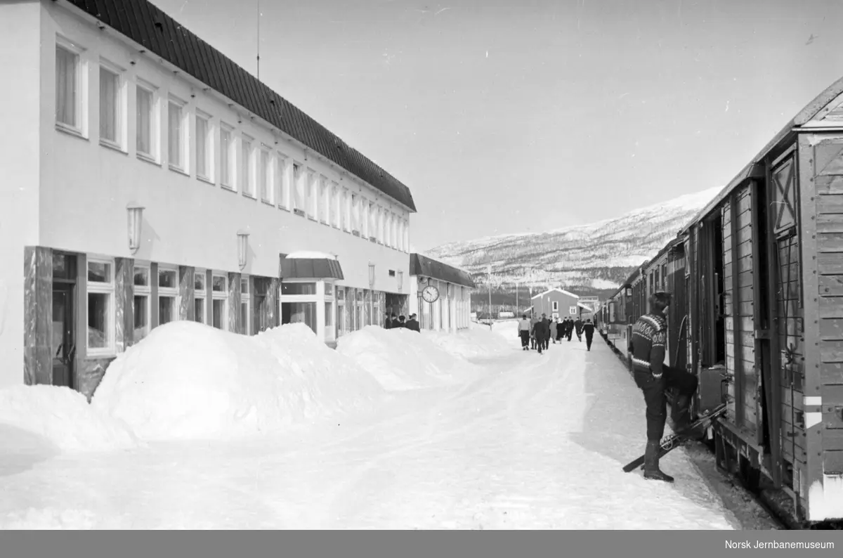 Fauske stasjon : ankommet nattog