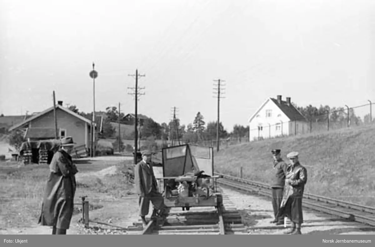 Holstad stasjon med motortralle