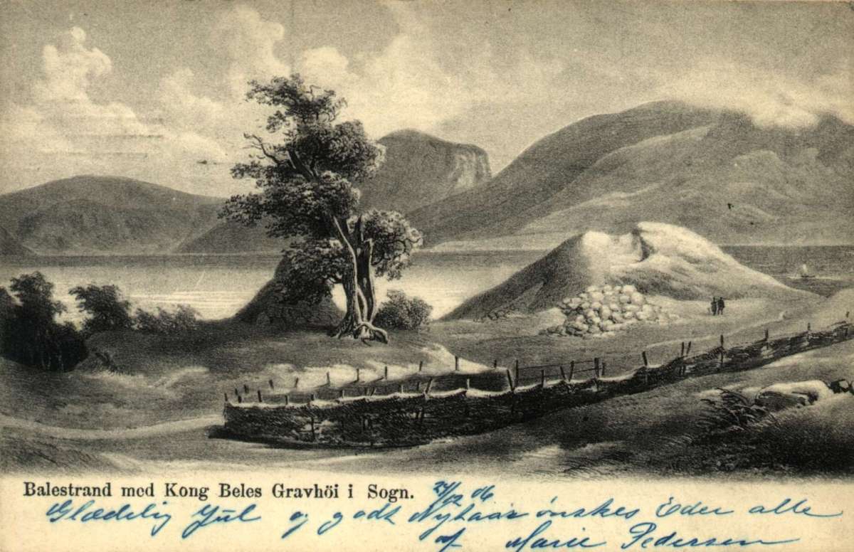 Postkort: Jule- og nyttårshilsen. Svart/hvitt. Landskap med kong Beles gravhaug. Balestrand. Fjell. Fjord. Stemplet 24.12.1906.