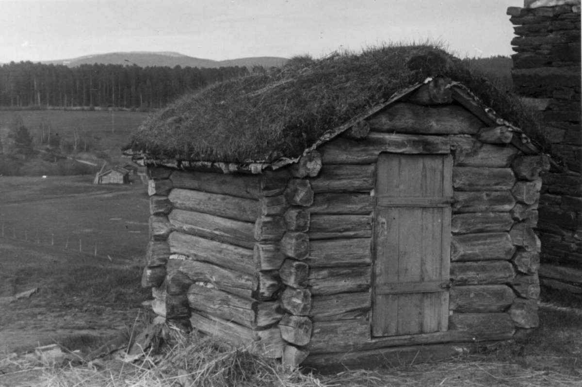 Ålborg Fåset, Tynset, Hedmark 1949. Utedo. Nå på Norsk Folkemuseum.