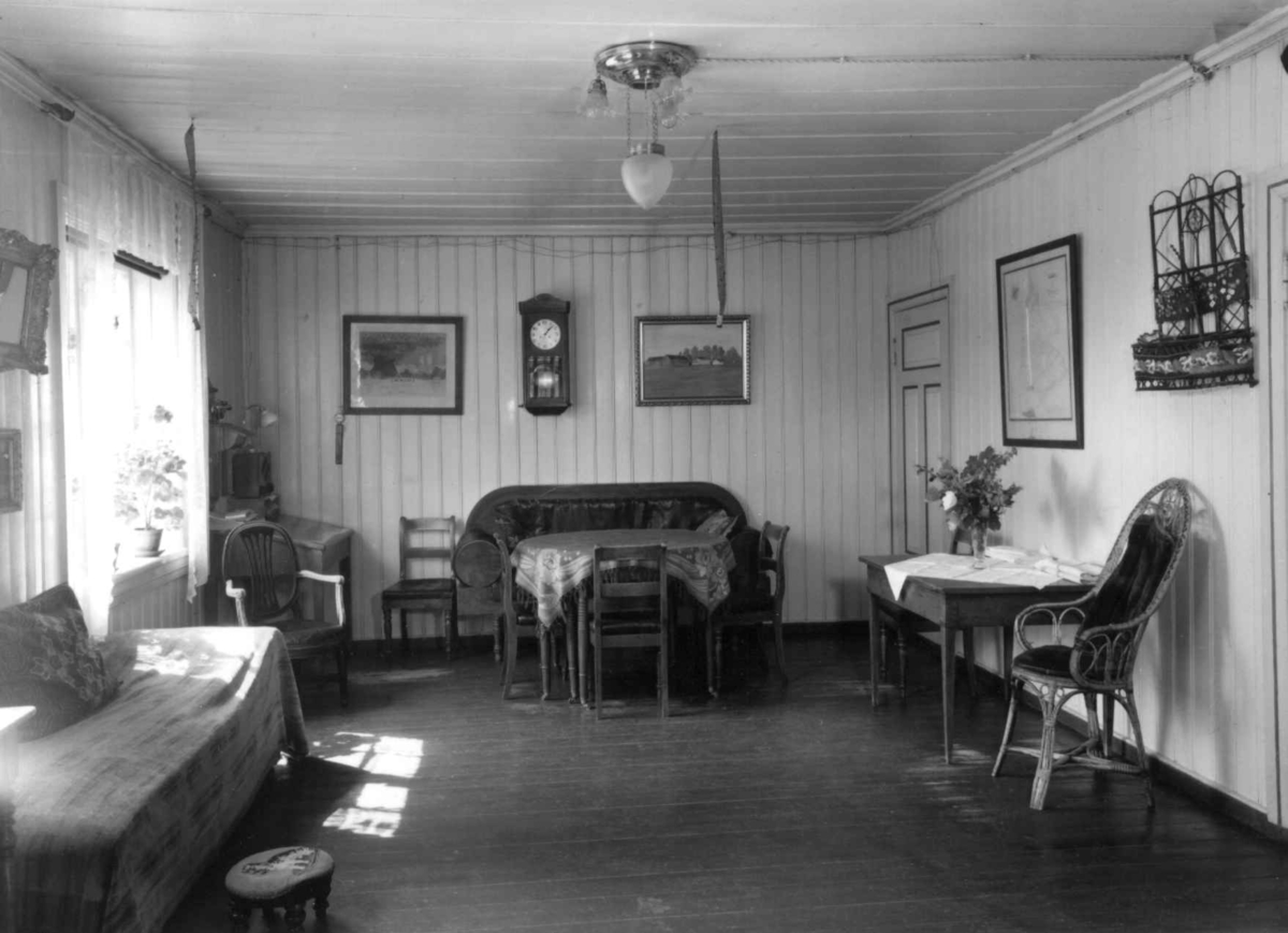 Vedset, Nes, Akershus.
Fra dr. Eivind S. Engelstads storgårdsundersøkelser 1954.