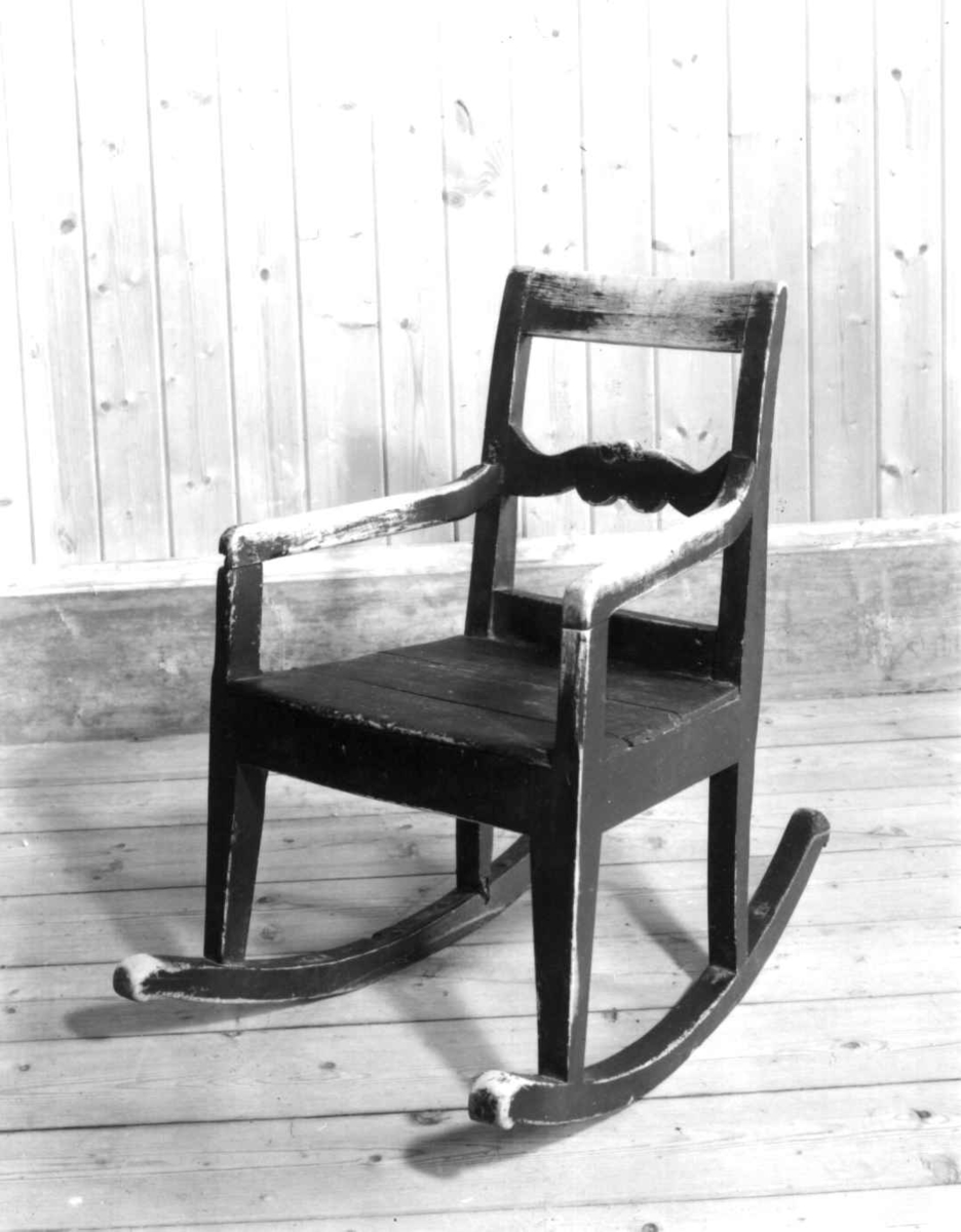 Barnestol, Vedset, Nes, Akershus.
Fra dr. Eivind S. Engelstads storgårdsundersøkelser 1954.