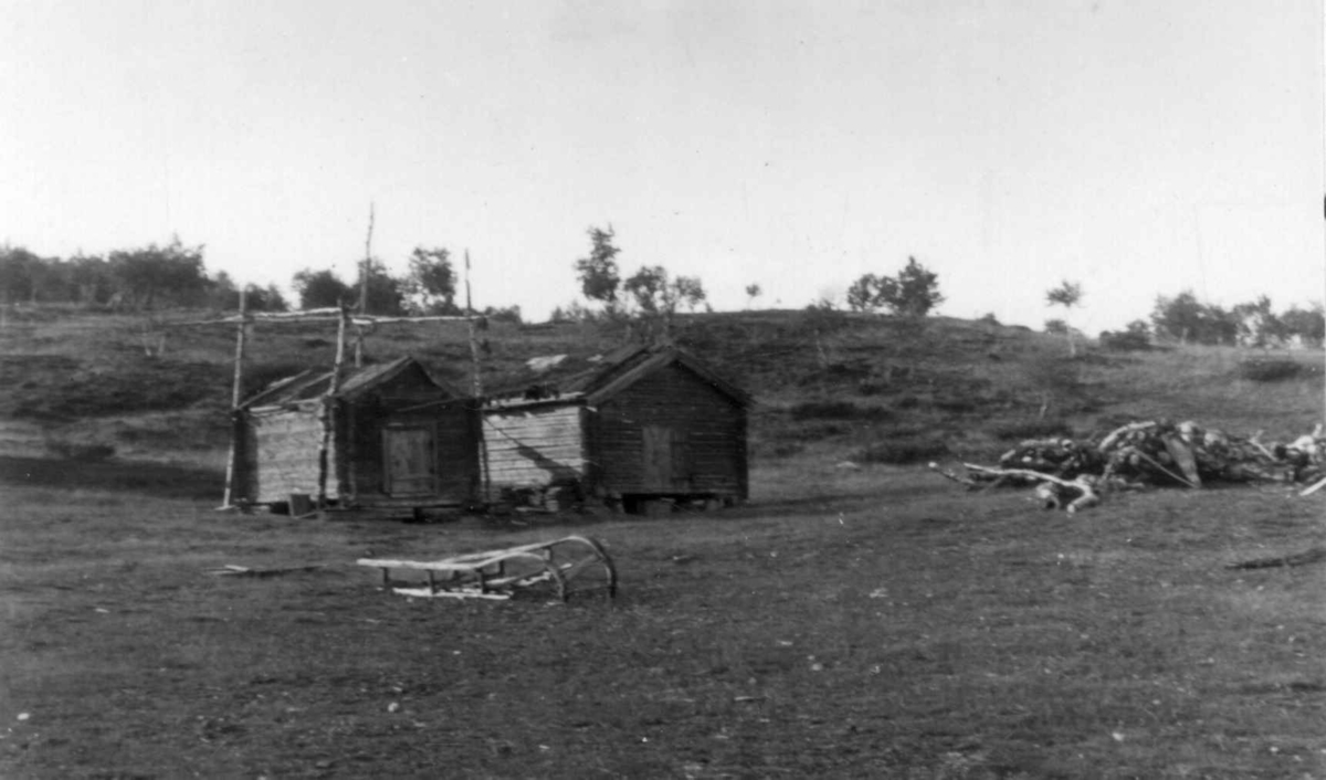 To stabbur på Mathis P. Buljos gård, Storneset. Hemmugiedde 1953.