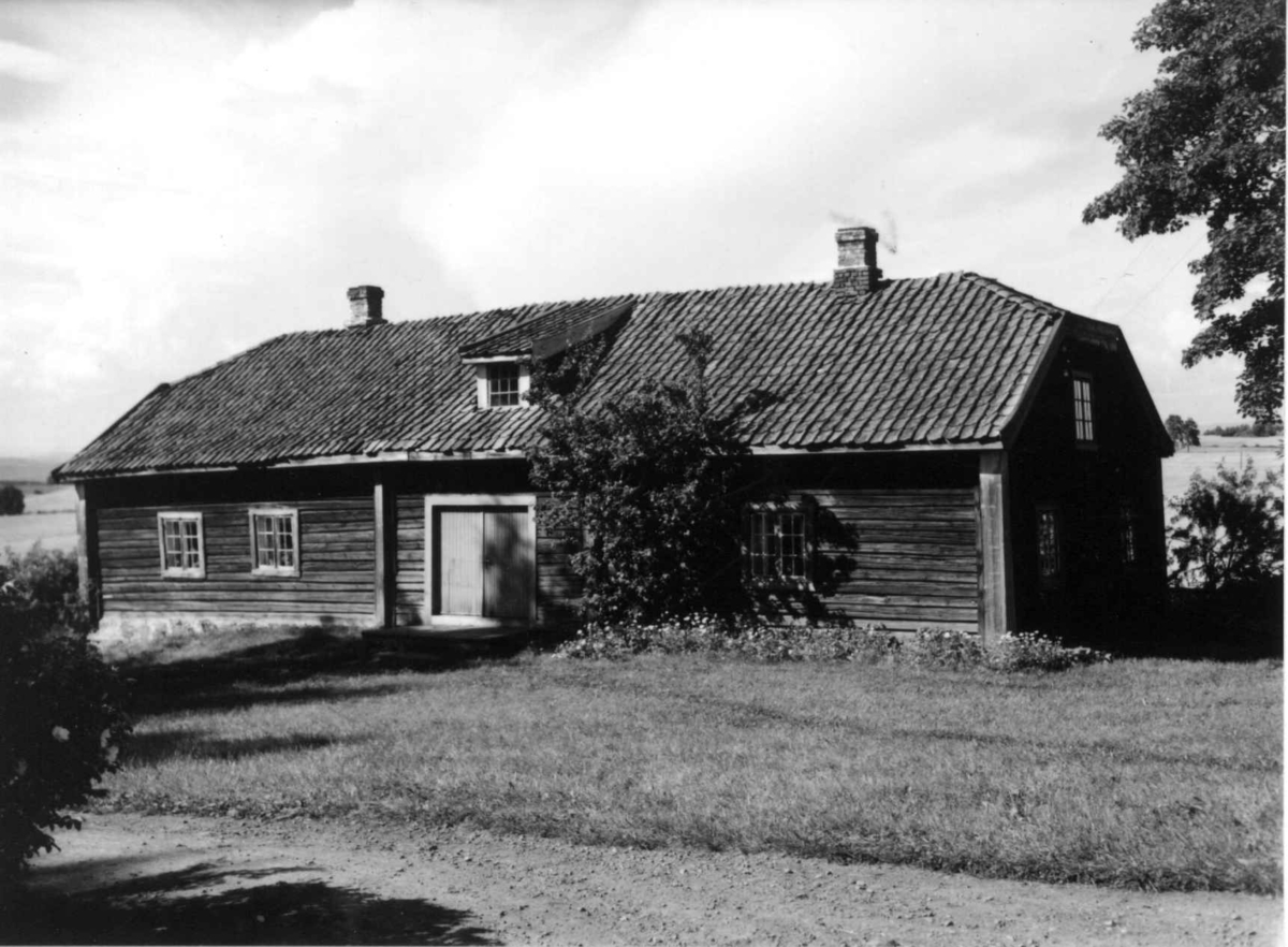 Nordre Såstad, Stange, Hedmark. Drengestubygningen.
Fra dr. Eivind S. Engelstads storgårdsundersøkelser 1957.