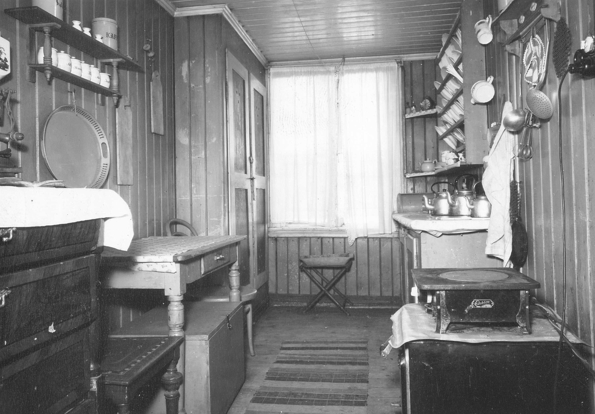 Kjøkken i Holmens gate 5, Oslo, 1957.