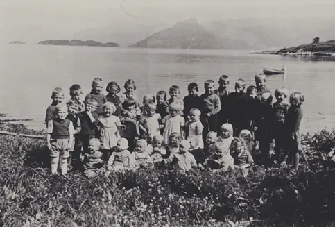 Barn frå Telavåg i fangenskap på Framnes