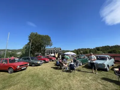 Sigdal og Eggedal veteranbilklubb har stilt opp med mange flotte veteranbiler på Bygedagen på Sigdal Museum