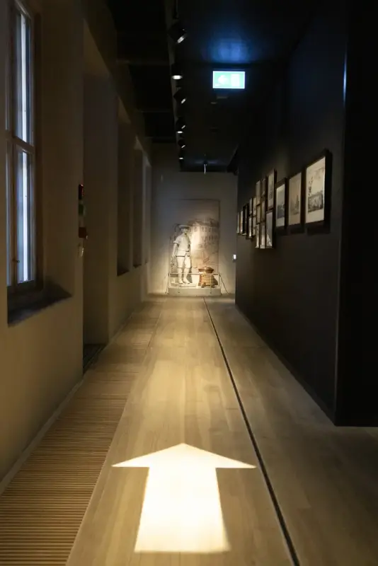 Tidsrom 1600-1914 Universal utforming Gang i utstillingen 